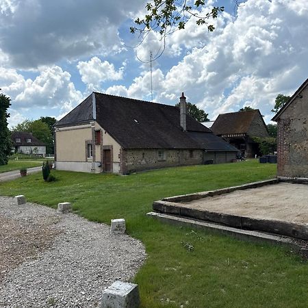 Lanneray Gite A La Ferme De Sainte Radegonde מראה חיצוני תמונה